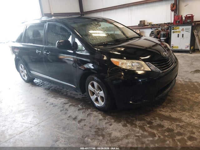 Salvage Toyota Sienna Image