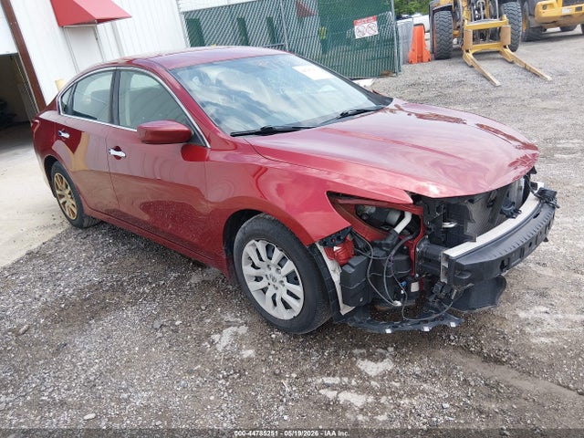 Salvage Nissan Altima Image