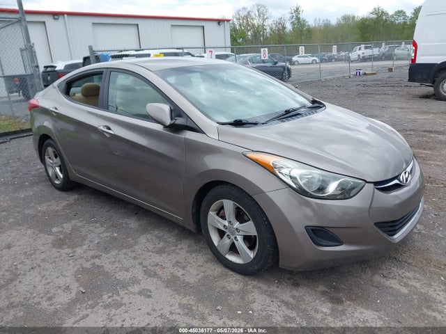 Salvage Hyundai ELANTRA Image