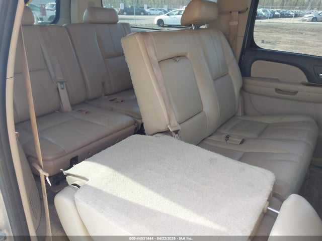 Chevrolet Suburban 1500 Ltz