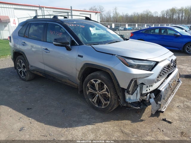 Salvage Toyota RAV4 Image