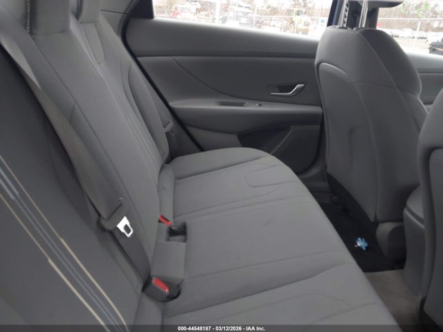 Hyundai ELANTRA Sel