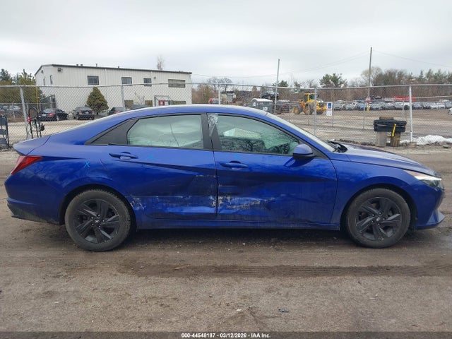 Hyundai ELANTRA Sel