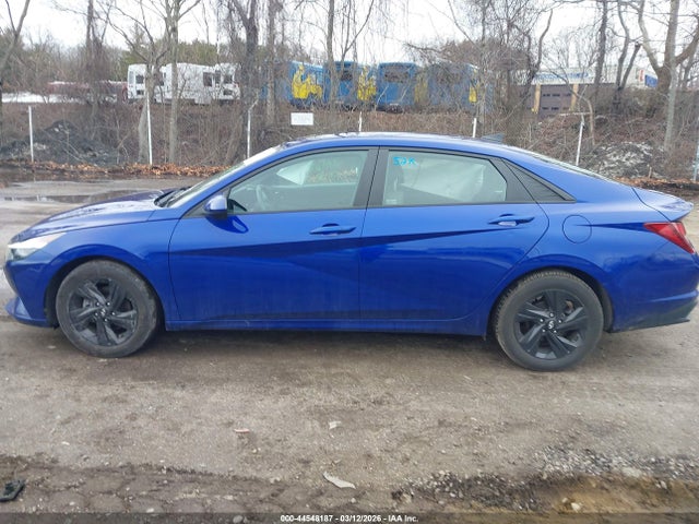 Hyundai ELANTRA Sel