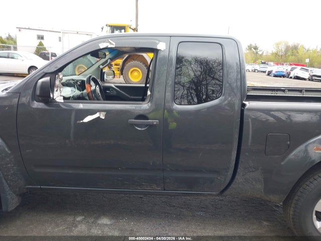 Nissan Frontier Sv
