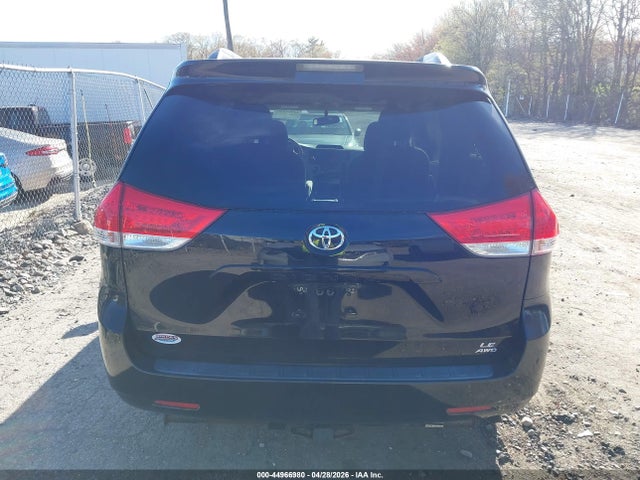 Toyota Sienna Le 7 Passenger