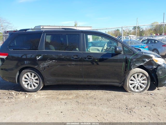 Toyota Sienna Le 7 Passenger