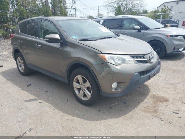 Salvage Toyota RAV4 Image