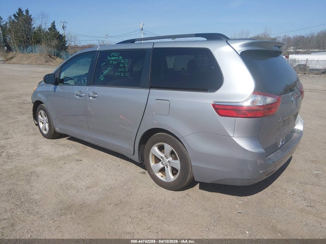 Toyota Sienna Le 8 Passenger