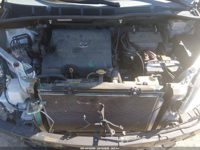 Toyota Sienna Le 8 Passenger