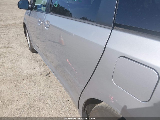 Toyota Sienna Le 8 Passenger