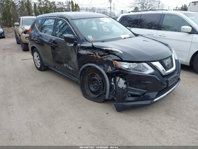 Salvage Nissan Rogue Image