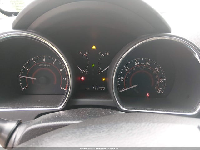 Toyota Highlander Base V6