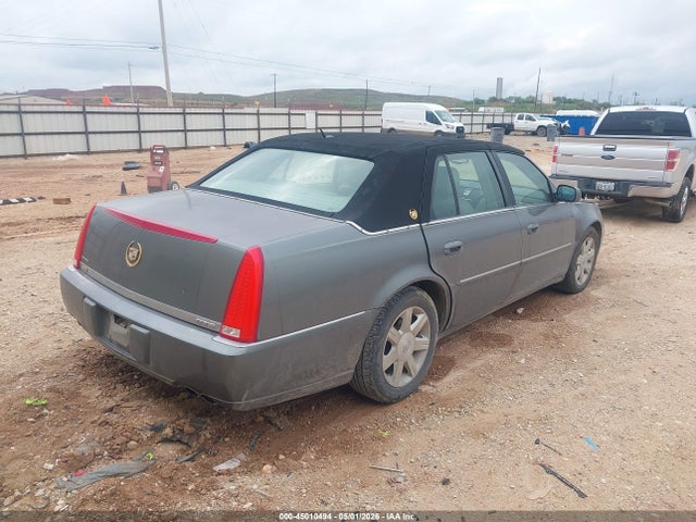 Cadillac DTS Standard