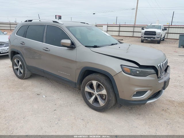 Salvage Jeep Cherokee Image