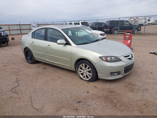 Salvage Mazda Mazda3 Image