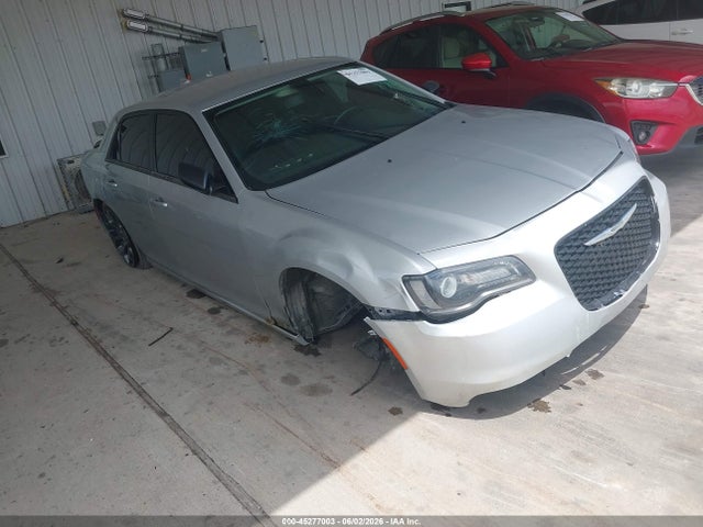 Salvage Chrysler 300 Image