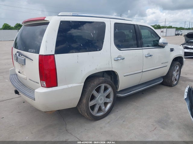 Cadillac Escalade Standard
