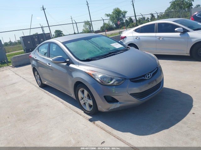Salvage Hyundai ELANTRA Image