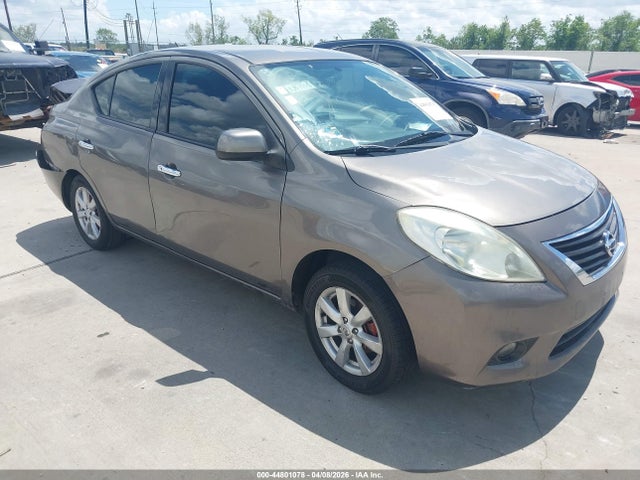 Salvage Nissan Versa Image