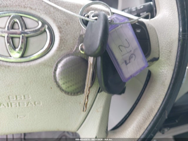 Toyota Sienna Le V6