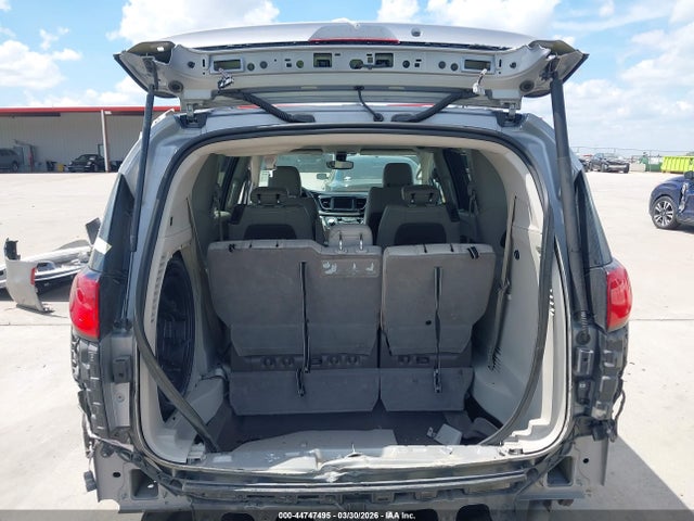 Chrysler Pacifica Touring L