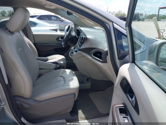 Chrysler Pacifica Touring L
