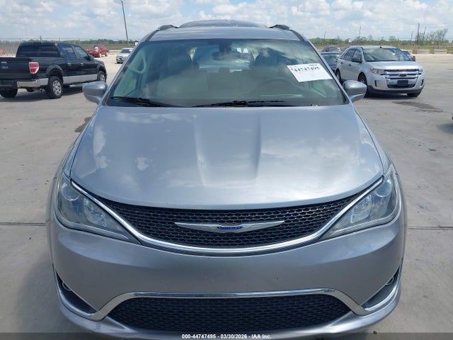 Chrysler Pacifica Touring L