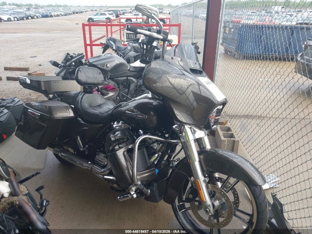 Salvage Harley-Davidson Flhx Image
