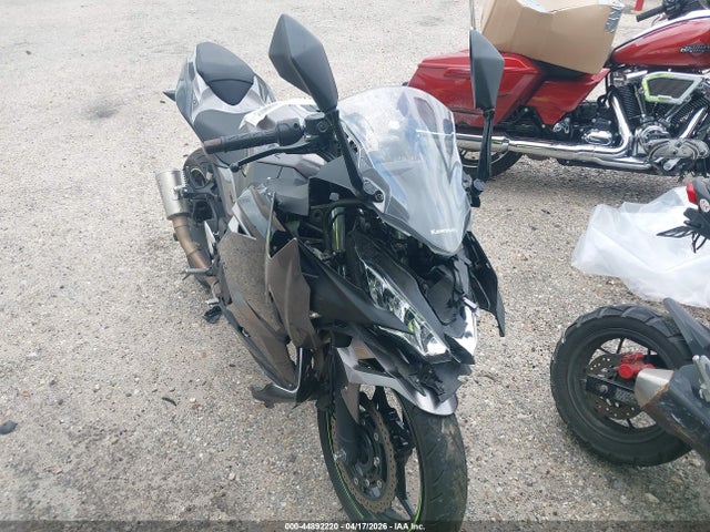Salvage Kawasaki Ex400 Image
