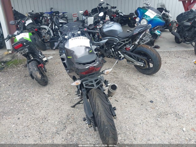 Kawasaki Ex400
