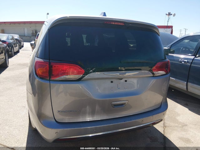 Chrysler Pacifica Touring Plus