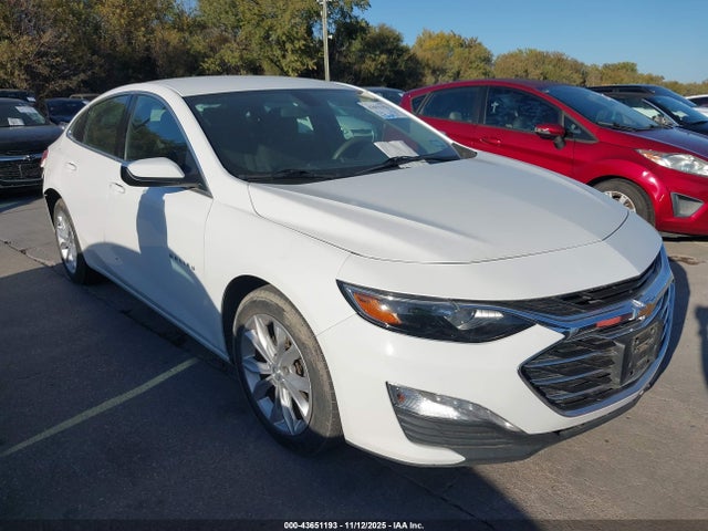 Salvage Chevrolet Malibu Image