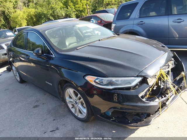 Salvage Ford Fusion Image