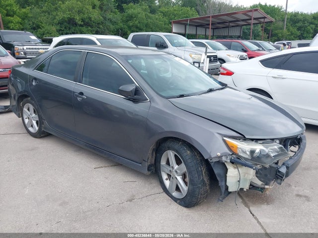 Salvage Toyota Camry Image