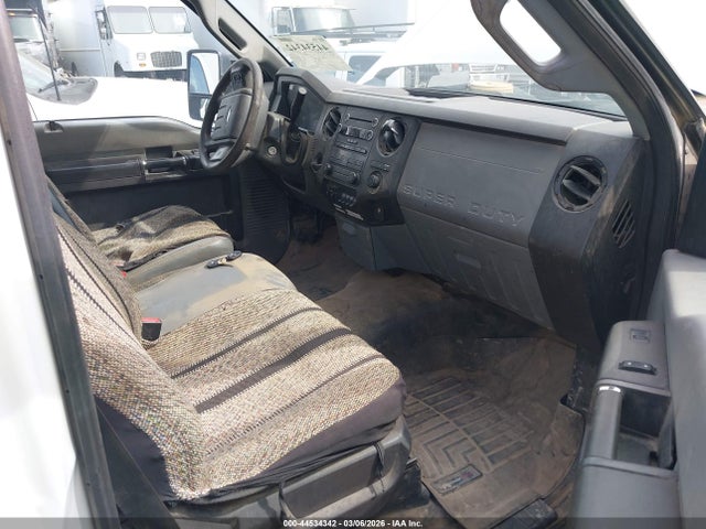 Ford F-550 Xl