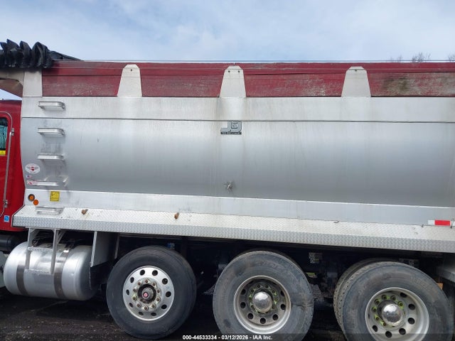 Peterbilt 365