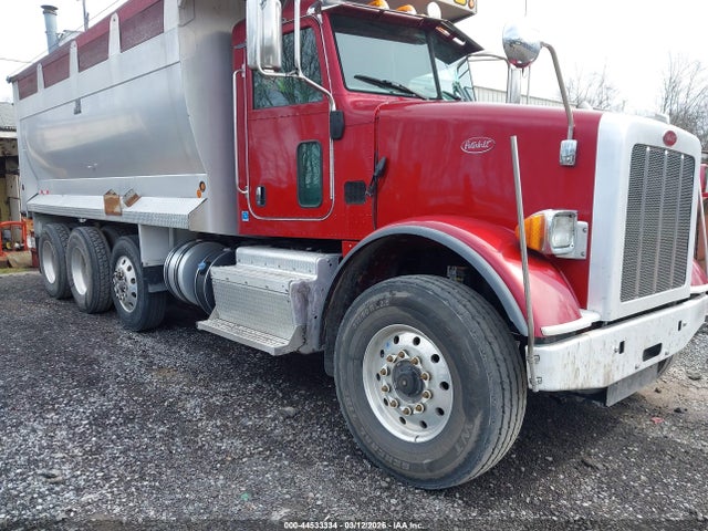 Salvage Peterbilt 365 Image