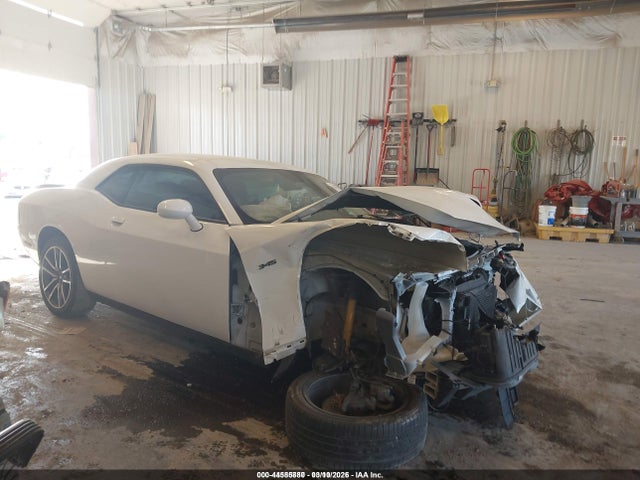 Salvage Dodge Challenger Image