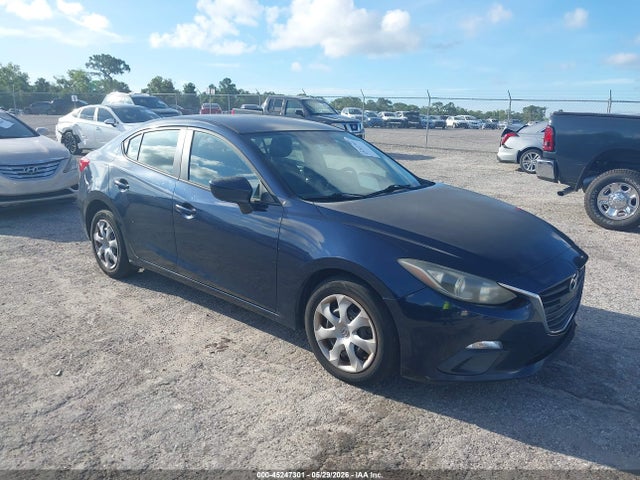 Salvage Mazda Mazda3 Image