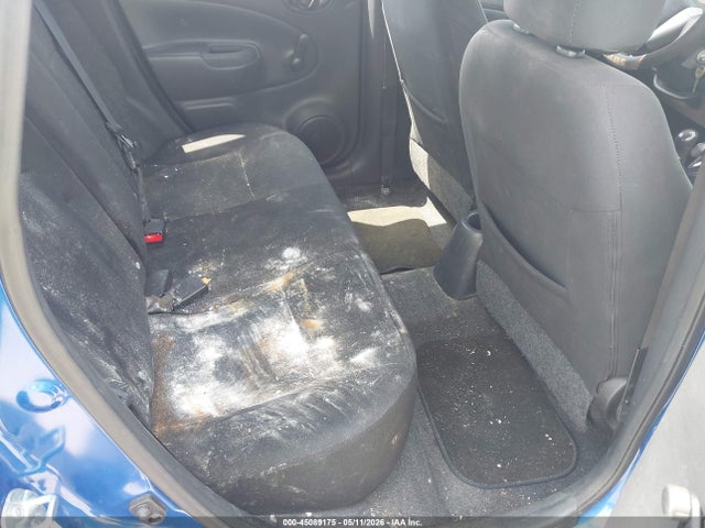 Nissan Versa S (sr)