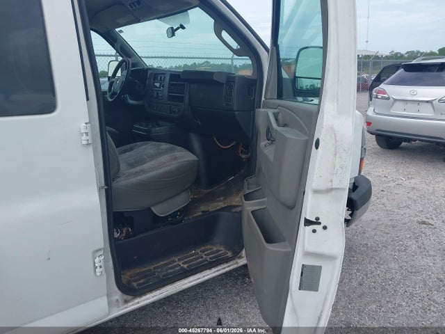 Chevrolet Express Lt