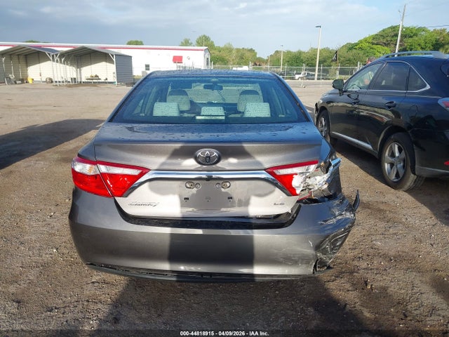 Toyota Camry Le