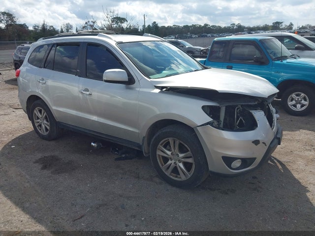 Salvage Hyundai SANTA FE Image