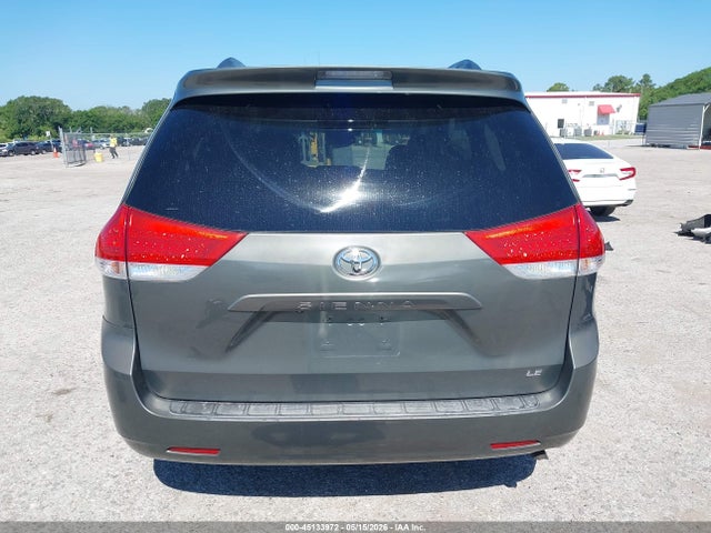 Toyota Sienna Le V6 8 Passenger