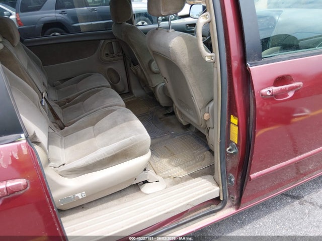 Toyota Sienna Le