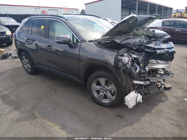 Salvage Toyota RAV4 Image