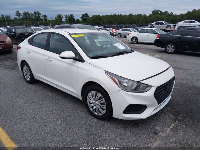 Salvage Hyundai ACCENT Image