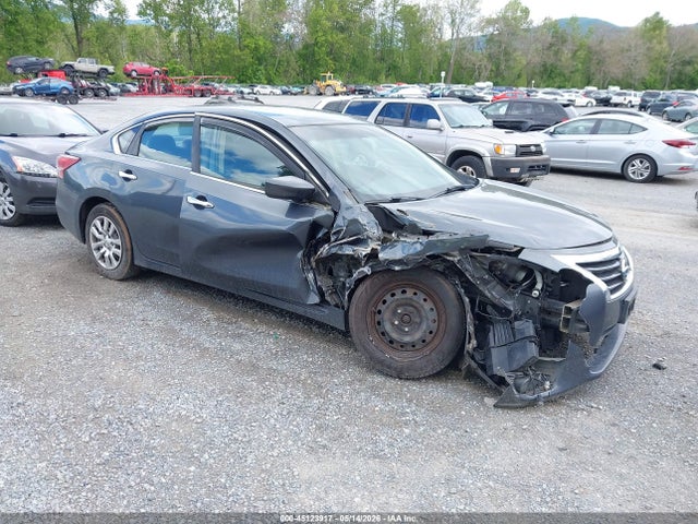 Salvage Nissan Altima Image