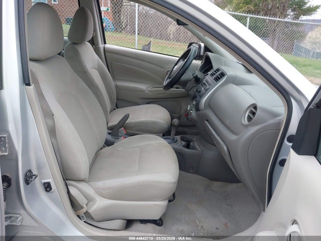 Nissan Versa 1.6 Sv